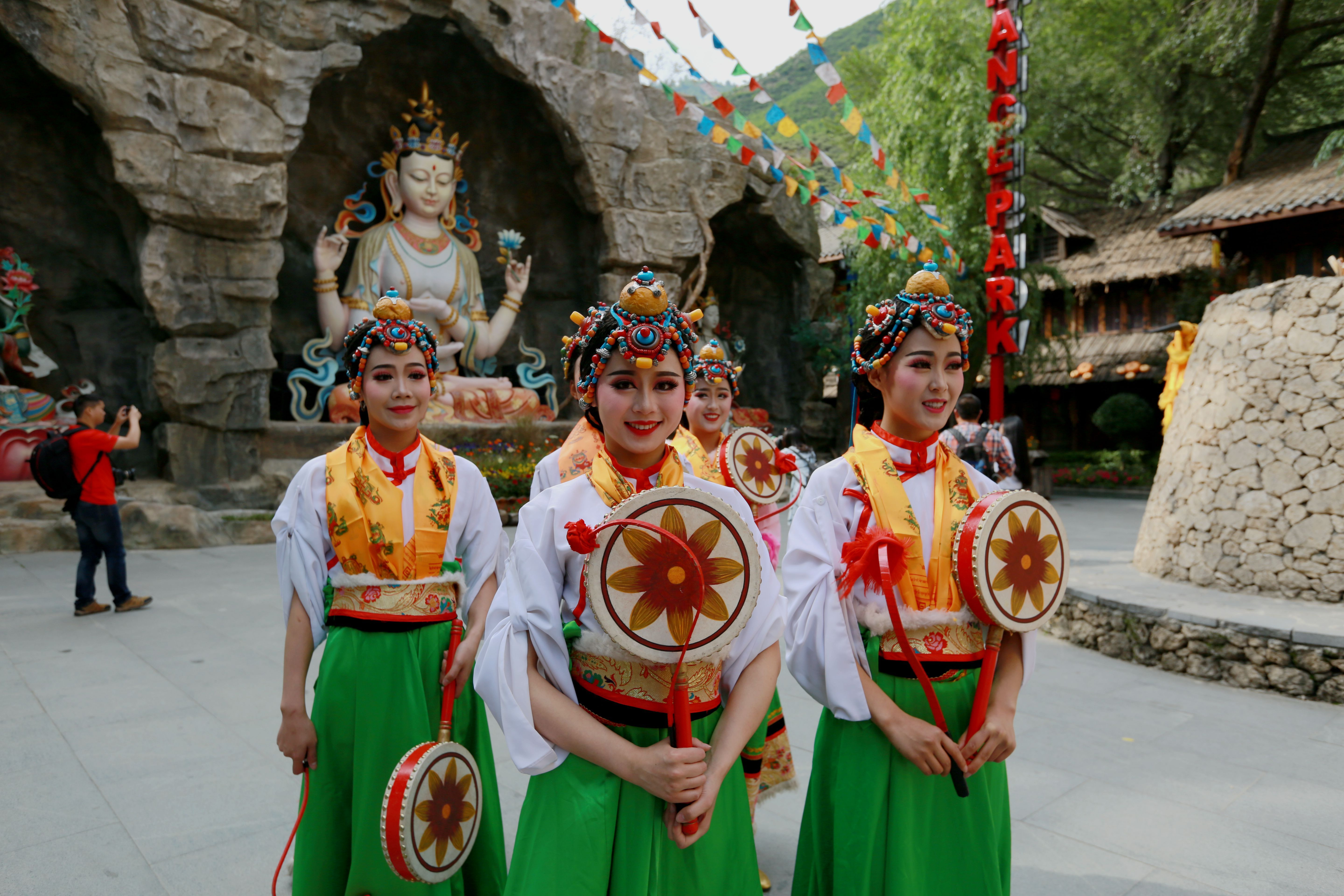 雨中游九寨,陶醉在旷世千古情中